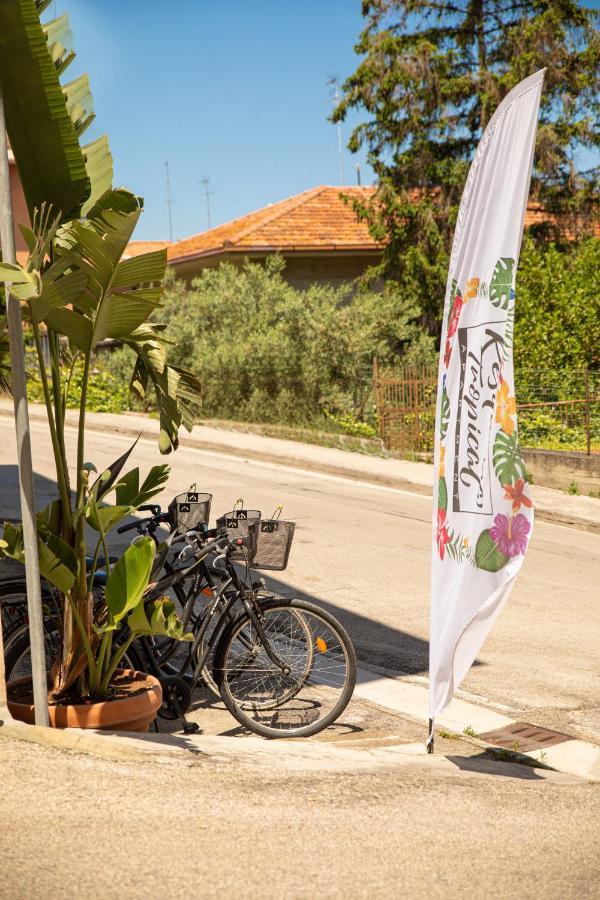 Resilienza Tropical Apartments & Room Porto SantʼElpidio Exterior foto